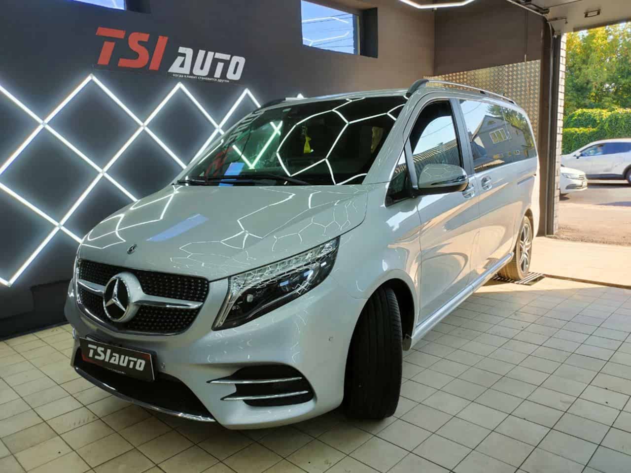Шумоизоляция Mercedes V-Класс в Астане Шумоизоляция Mercedes V-Класс в Астане